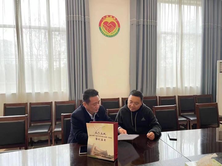 周航旭_副本.jpg